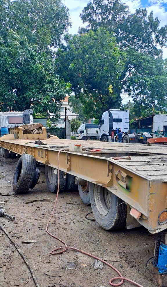 Thay lốp xe container 24/7 Bình Dương