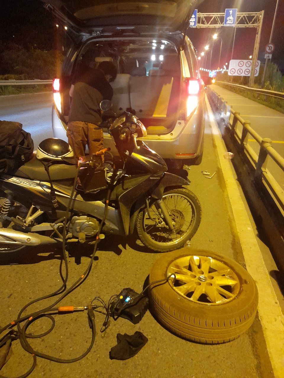 bơm vá xe lưu động Vũng Tàu